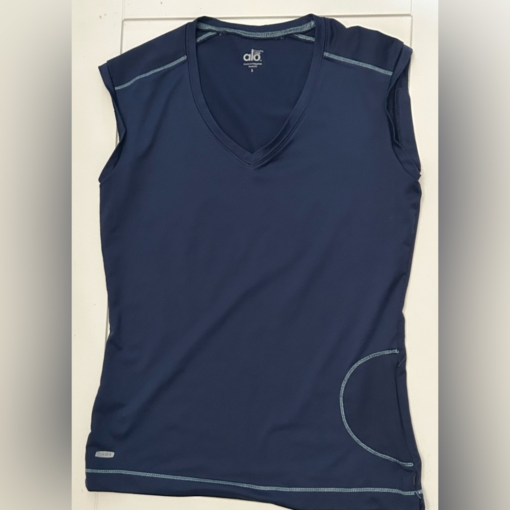 ALO Yoga Coolfit pocket muscle tank - womens size small - Picture 7 of 8